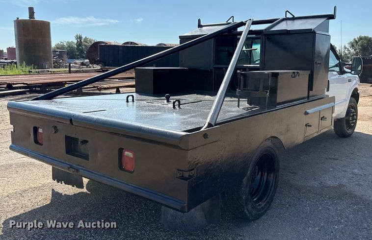 image for item DZ8879 1999 Ford F450 Super Duty winch truck