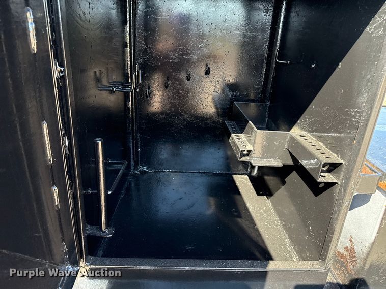 image for item DZ8879 1999 Ford F450 Super Duty winch truck