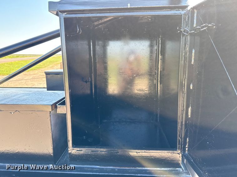 image for item DZ8879 1999 Ford F450 Super Duty winch truck