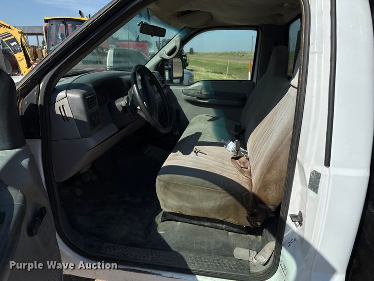 image for item DZ8879 1999 Ford F450 Super Duty winch truck