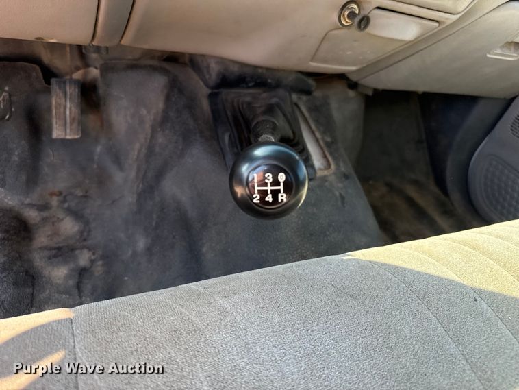 image for item DZ8879 1999 Ford F450 Super Duty winch truck