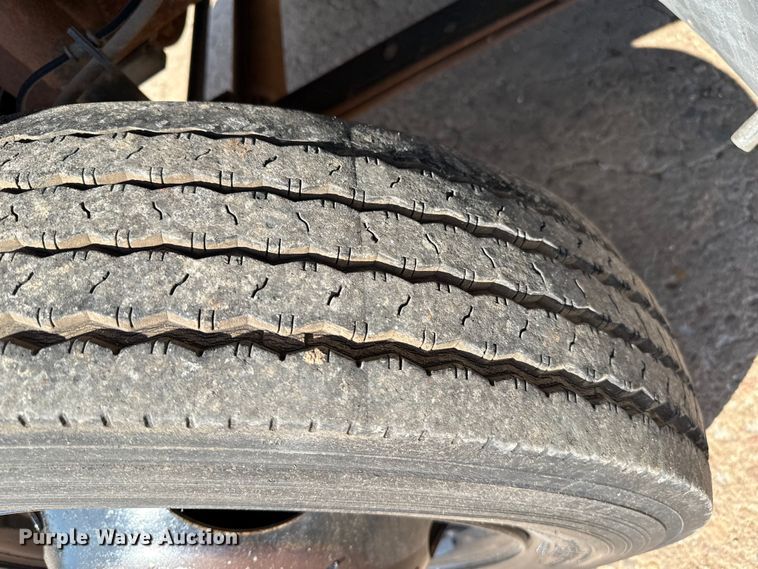 image for item DZ8879 1999 Ford F450 Super Duty winch truck