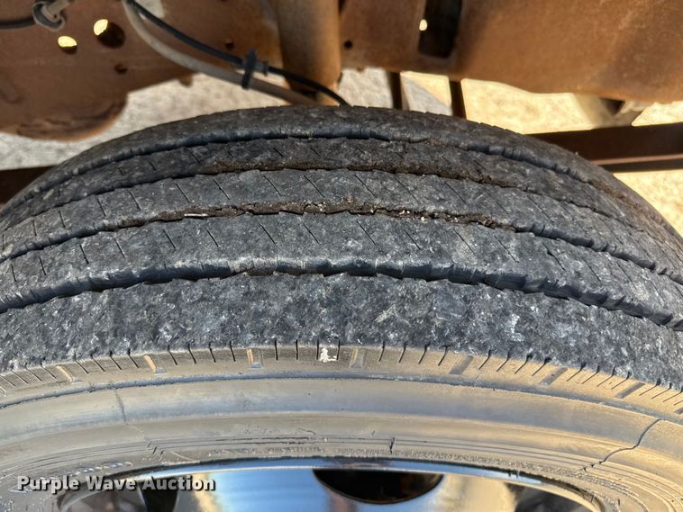 image for item DZ8879 1999 Ford F450 Super Duty winch truck