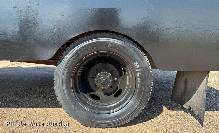 image for item DZ8879 1999 Ford F450 Super Duty winch truck