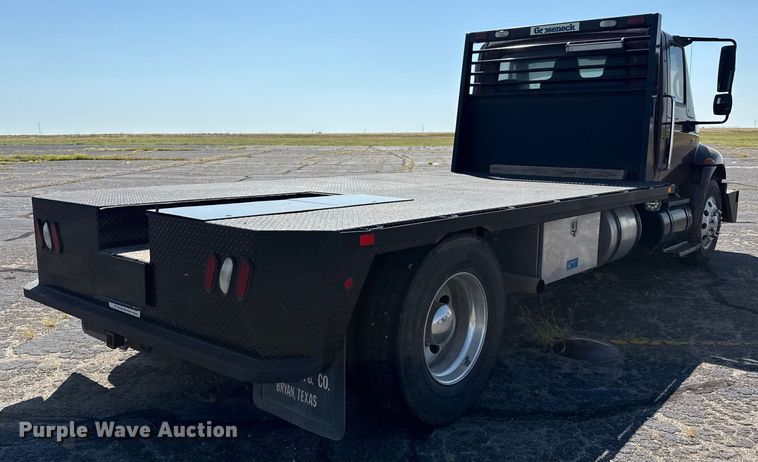 image for item DZ8913 2007 International 4300 flatbed truck