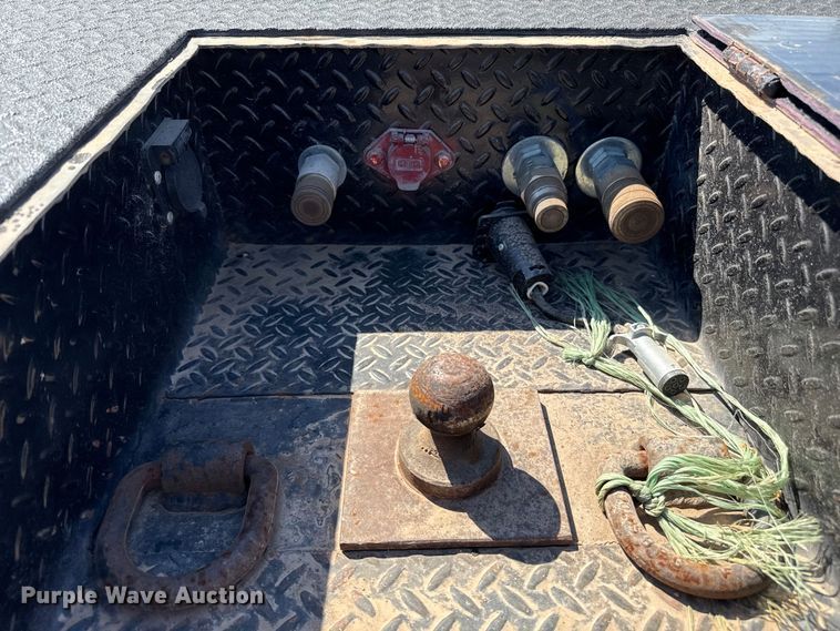 image for item DZ8913 2007 International 4300 flatbed truck