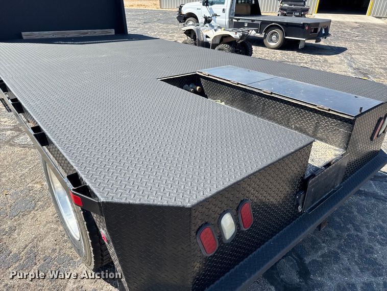 image for item DZ8913 2007 International 4300 flatbed truck