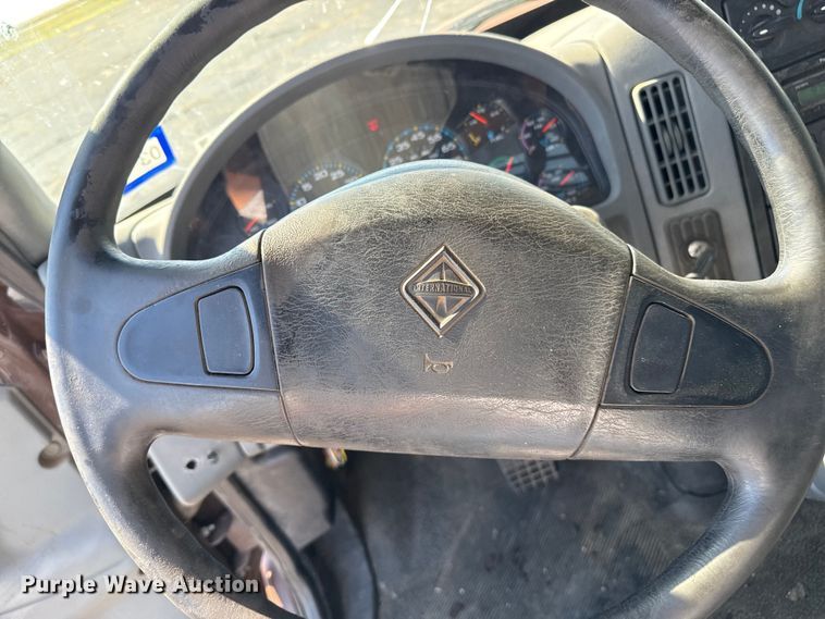 image for item DZ8913 2007 International 4300 flatbed truck