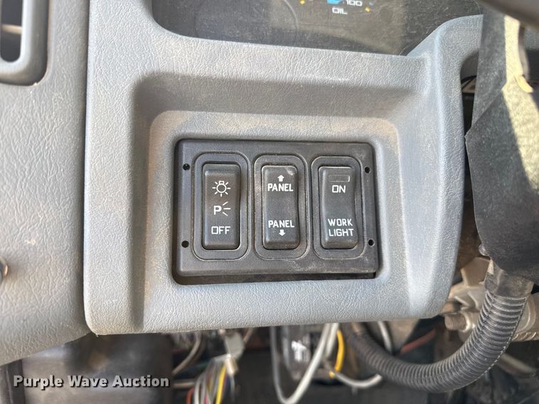 image for item DZ8913 2007 International 4300 flatbed truck