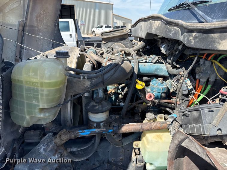 image for item DZ8913 2007 International 4300 flatbed truck