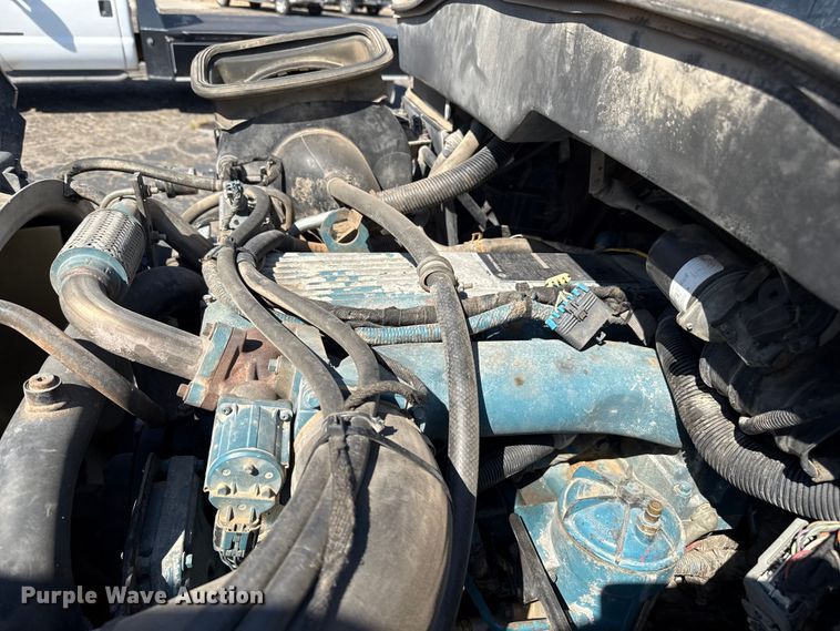 image for item DZ8913 2007 International 4300 flatbed truck