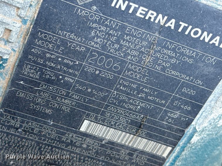 image for item DZ8913 2007 International 4300 flatbed truck