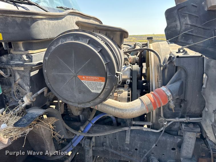 image for item DZ8913 2007 International 4300 flatbed truck