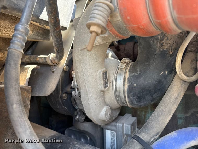 image for item DZ8913 2007 International 4300 flatbed truck