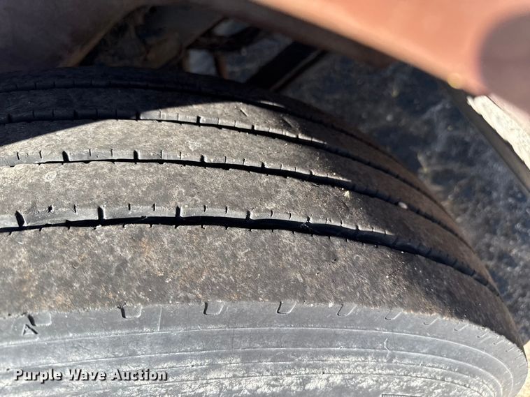 image for item DZ8913 2007 International 4300 flatbed truck