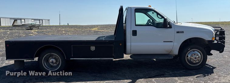 image for item DZ8914 2002 Ford F550 flatbed truck