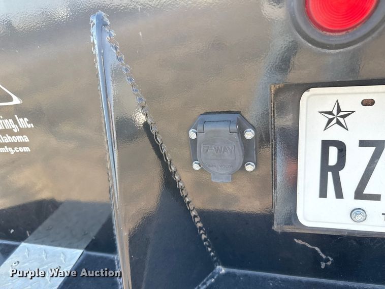 image for item DZ8914 2002 Ford F550 flatbed truck