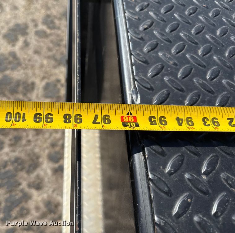 image for item DZ8914 2002 Ford F550 flatbed truck