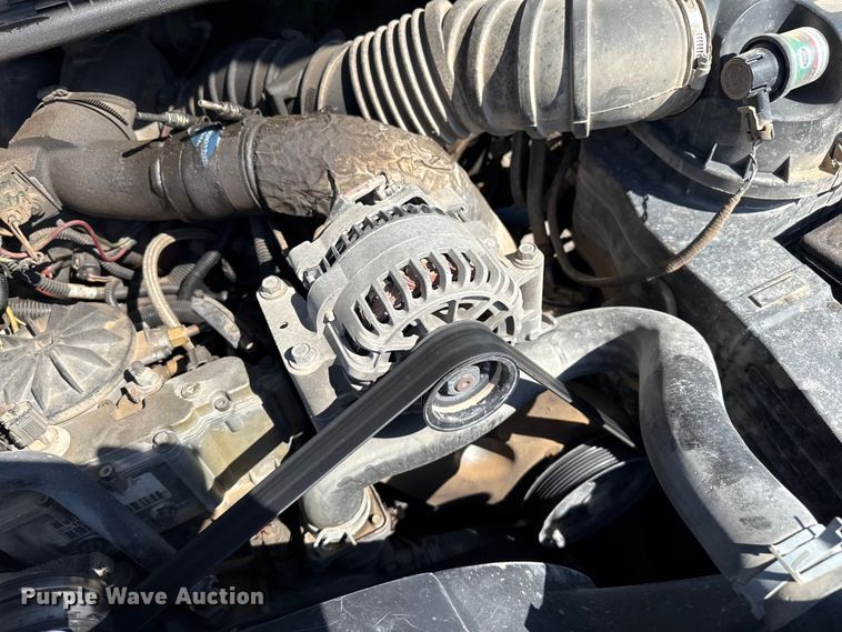 image for item DZ8914 2002 Ford F550 flatbed truck