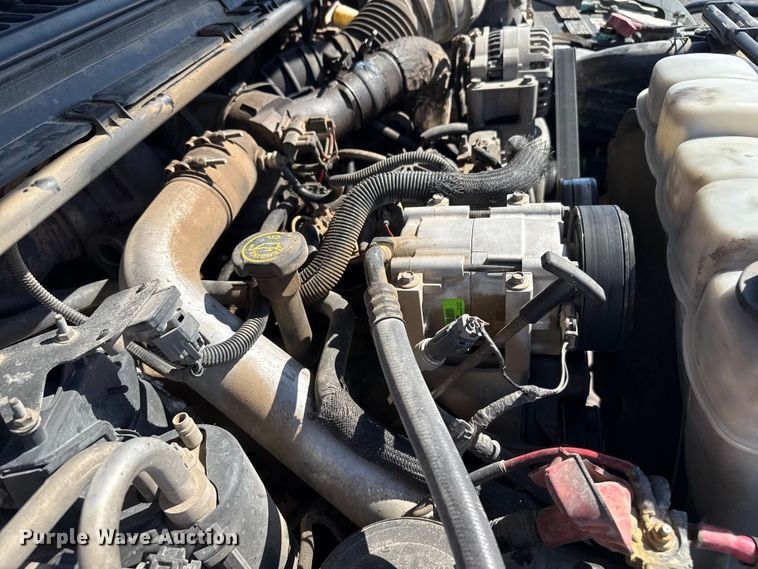 image for item DZ8914 2002 Ford F550 flatbed truck