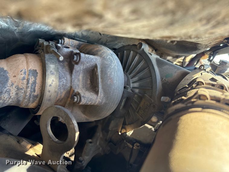 image for item DZ8914 2002 Ford F550 flatbed truck