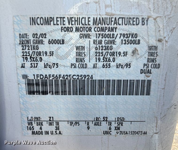 image for item DZ8914 2002 Ford F550 flatbed truck