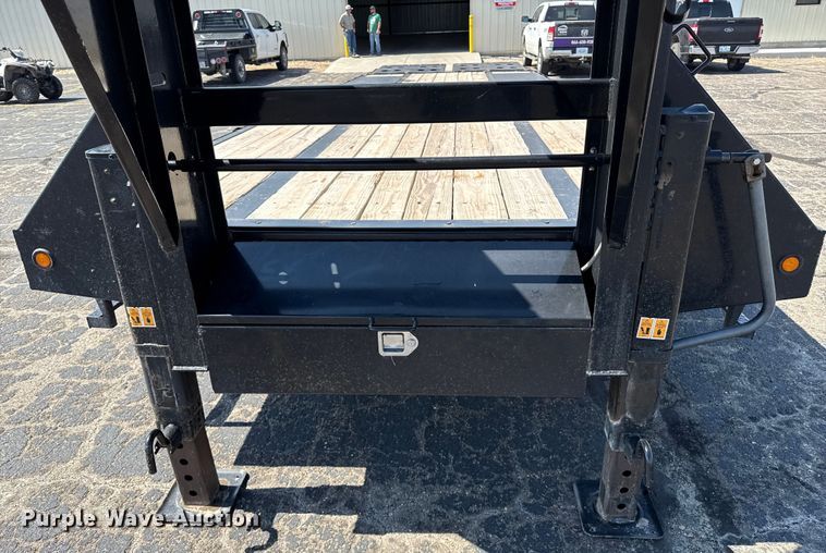 image for item DZ8916 2020 Big Tex 25GN-25BK+5MR equipment trailer