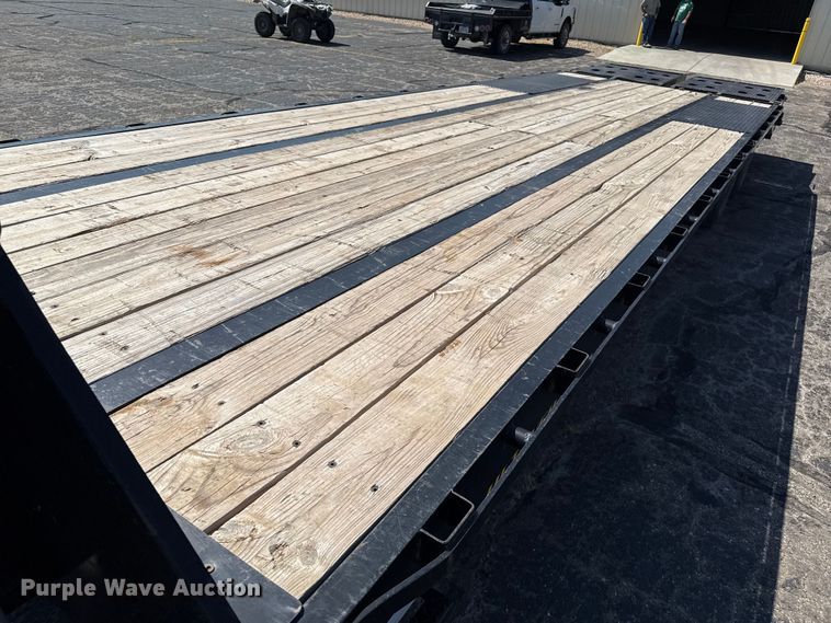 image for item DZ8916 2020 Big Tex 25GN-25BK+5MR equipment trailer