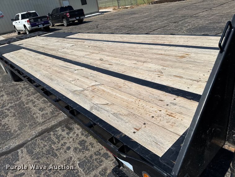 image for item DZ8916 2020 Big Tex 25GN-25BK+5MR equipment trailer