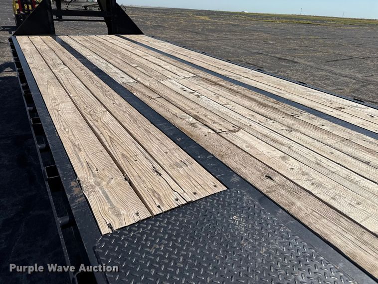 image for item DZ8916 2020 Big Tex 25GN-25BK+5MR equipment trailer