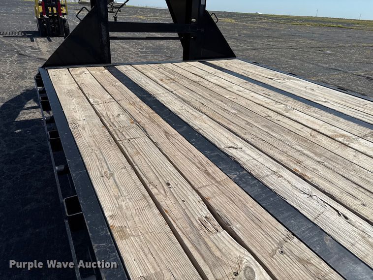 image for item DZ8916 2020 Big Tex 25GN-25BK+5MR equipment trailer