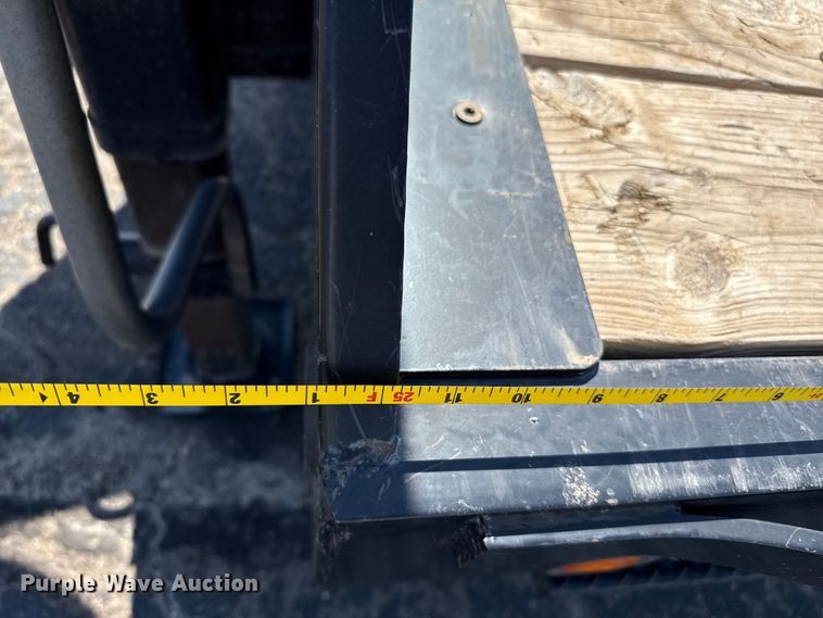 image for item DZ8916 2020 Big Tex 25GN-25BK+5MR equipment trailer