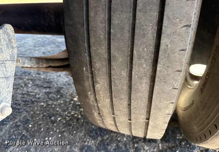 image for item DZ8916 2020 Big Tex 25GN-25BK+5MR equipment trailer