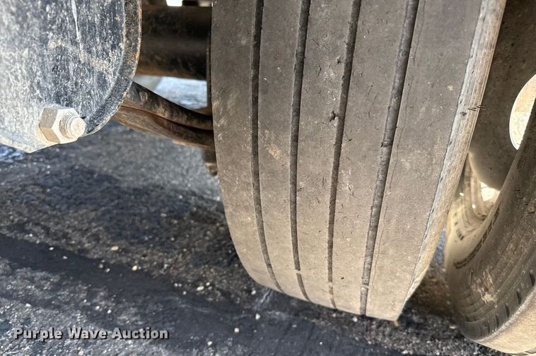 image for item DZ8916 2020 Big Tex 25GN-25BK+5MR equipment trailer