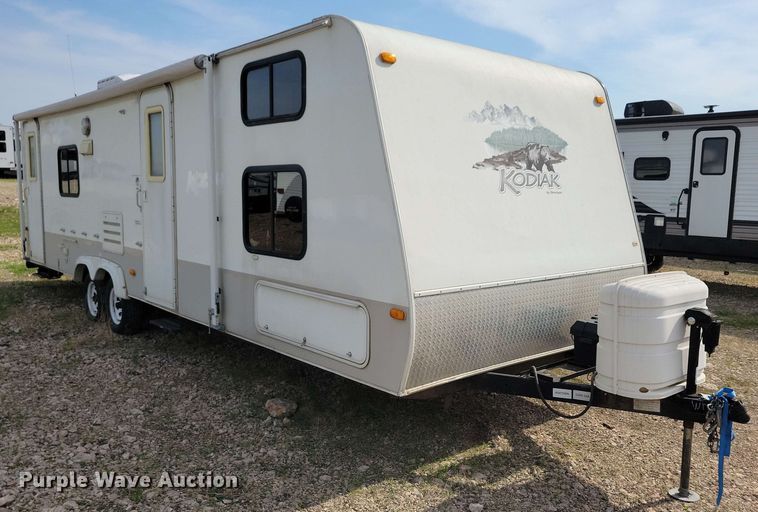 image for item EA2438 2008 Kodiak camper