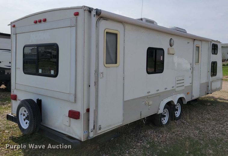 image for item EA2438 2008 Kodiak camper