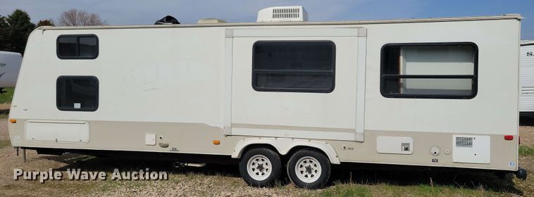image for item EA2438 2008 Kodiak camper