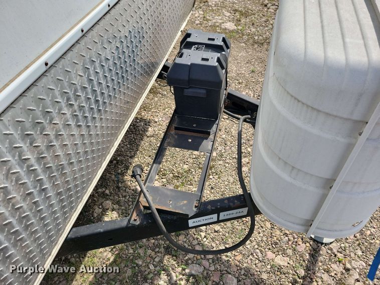 image for item EA2438 2008 Kodiak camper