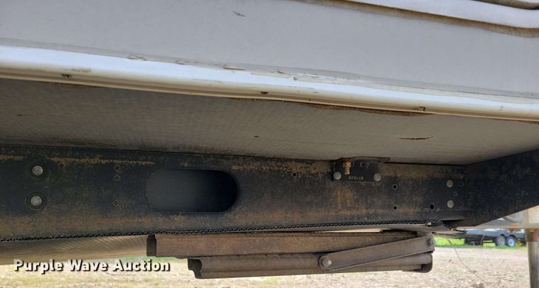 image for item EA2438 2008 Kodiak camper