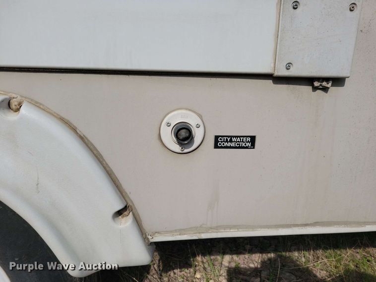 image for item EA2438 2008 Kodiak camper