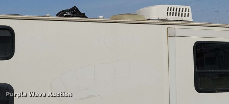 image for item EA2438 2008 Kodiak camper