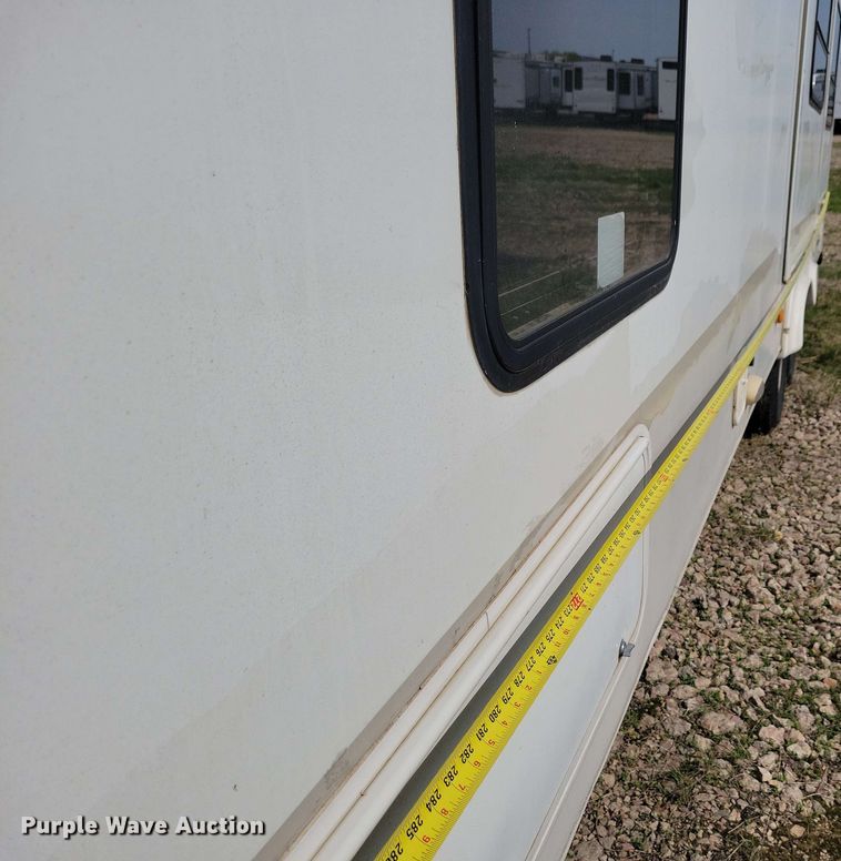 image for item EA2438 2008 Kodiak camper