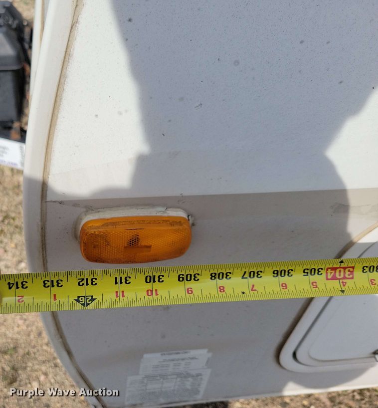 image for item EA2438 2008 Kodiak camper