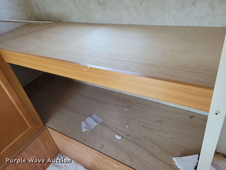 image for item EA2438 2008 Kodiak camper