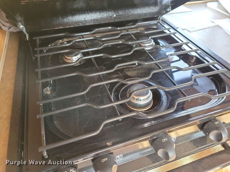 image for item EA2438 2008 Kodiak camper