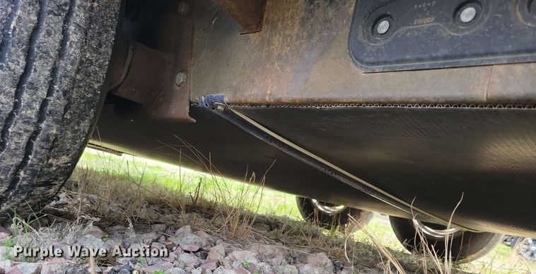 image for item EA2438 2008 Kodiak camper