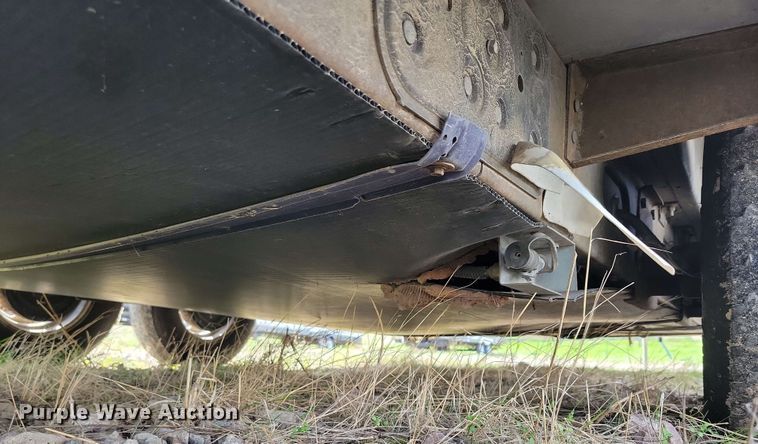 image for item EA2438 2008 Kodiak camper