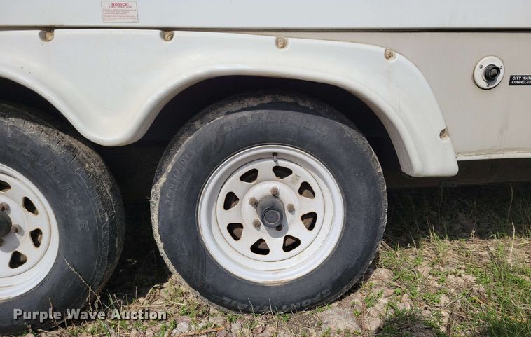 image for item EA2438 2008 Kodiak camper