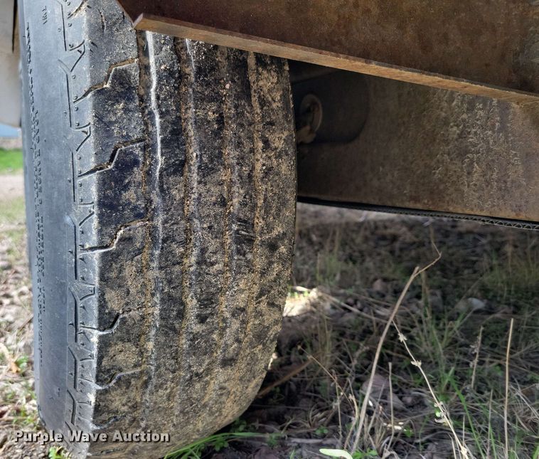 image for item EA2438 2008 Kodiak camper