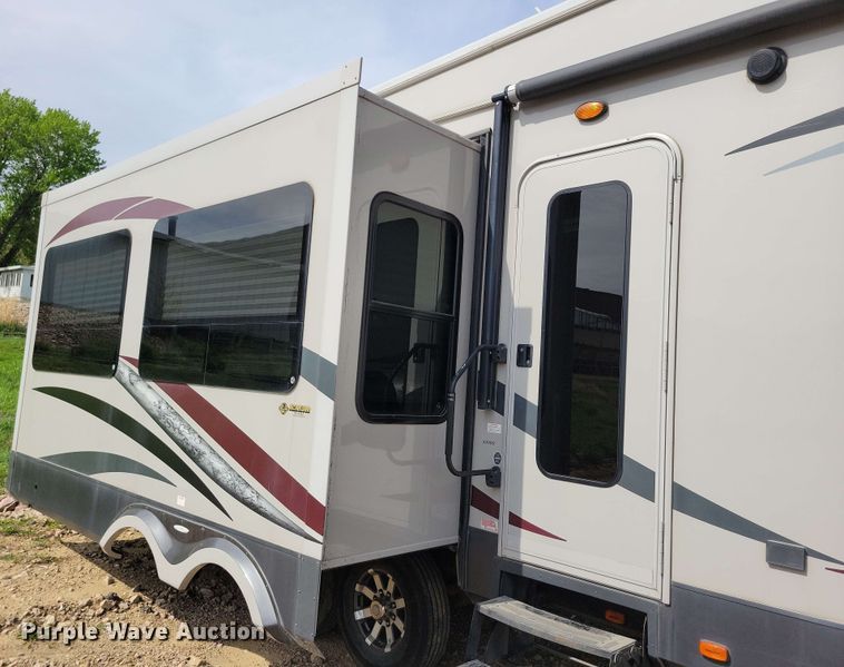 image for item EA2439 2013 Forest River Columbus camper